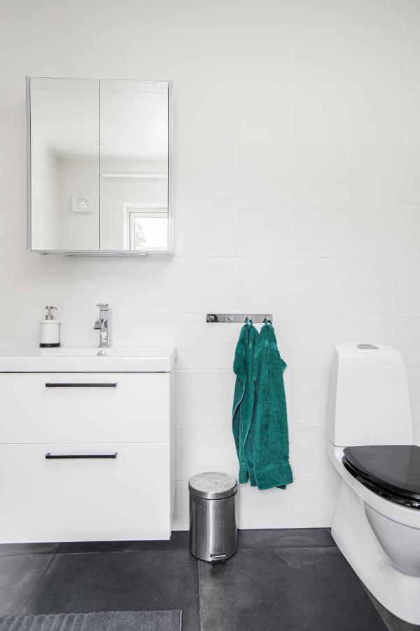 Jönköping Solar Lake Cottage מראה חיצוני תמונה